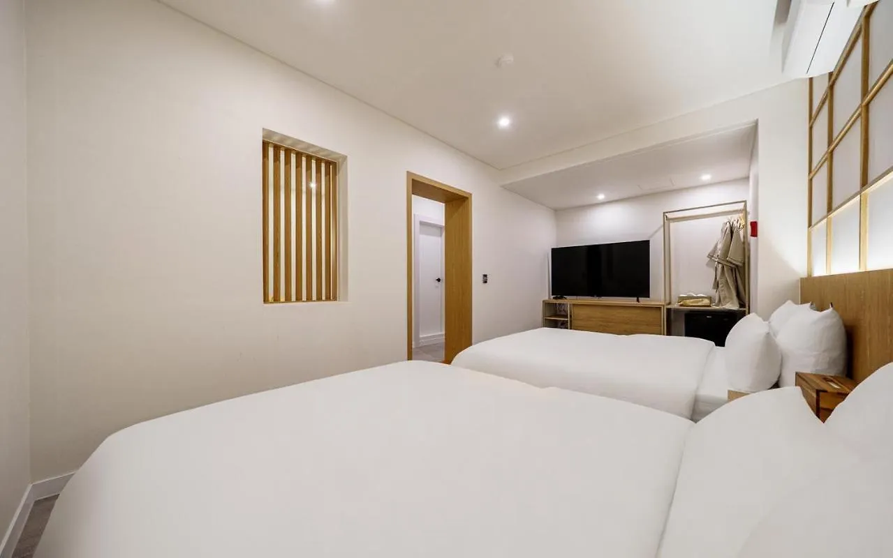 Ryokan Hotel The Red Dragonfly Incheon 4*,  South Korea